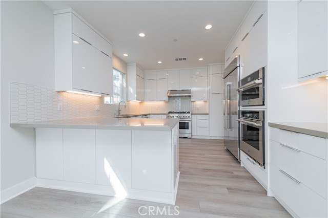 MLS #OC25201628 image #9