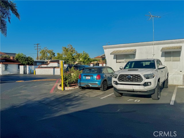 MLS #OC25201677 image #10