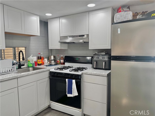 MLS #OC25201677 image #2