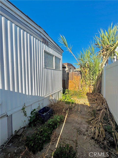 MLS #OC25201677 image #8