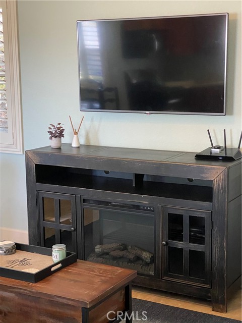 MLS #OC25201972 image #2