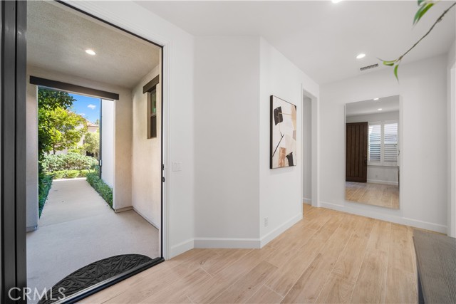 MLS #OC25202122 image #15