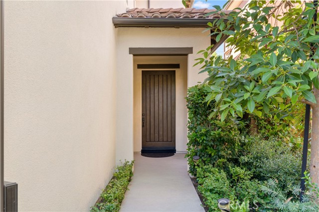 MLS #OC25202122 image #2