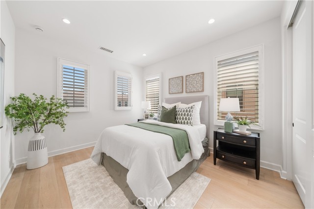 MLS #OC25202122 image #28