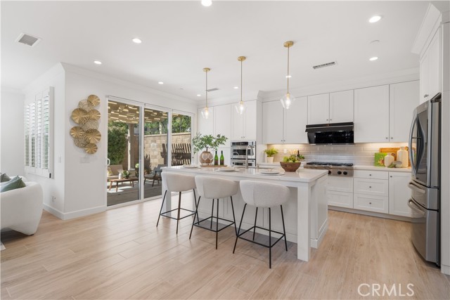 MLS #OC25202122 image #4