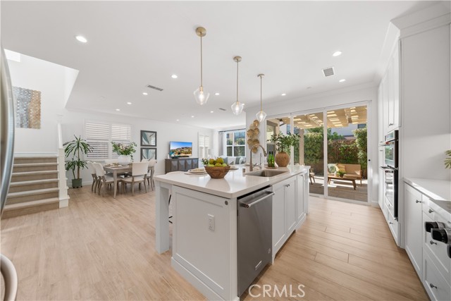 MLS #OC25202122 image #8