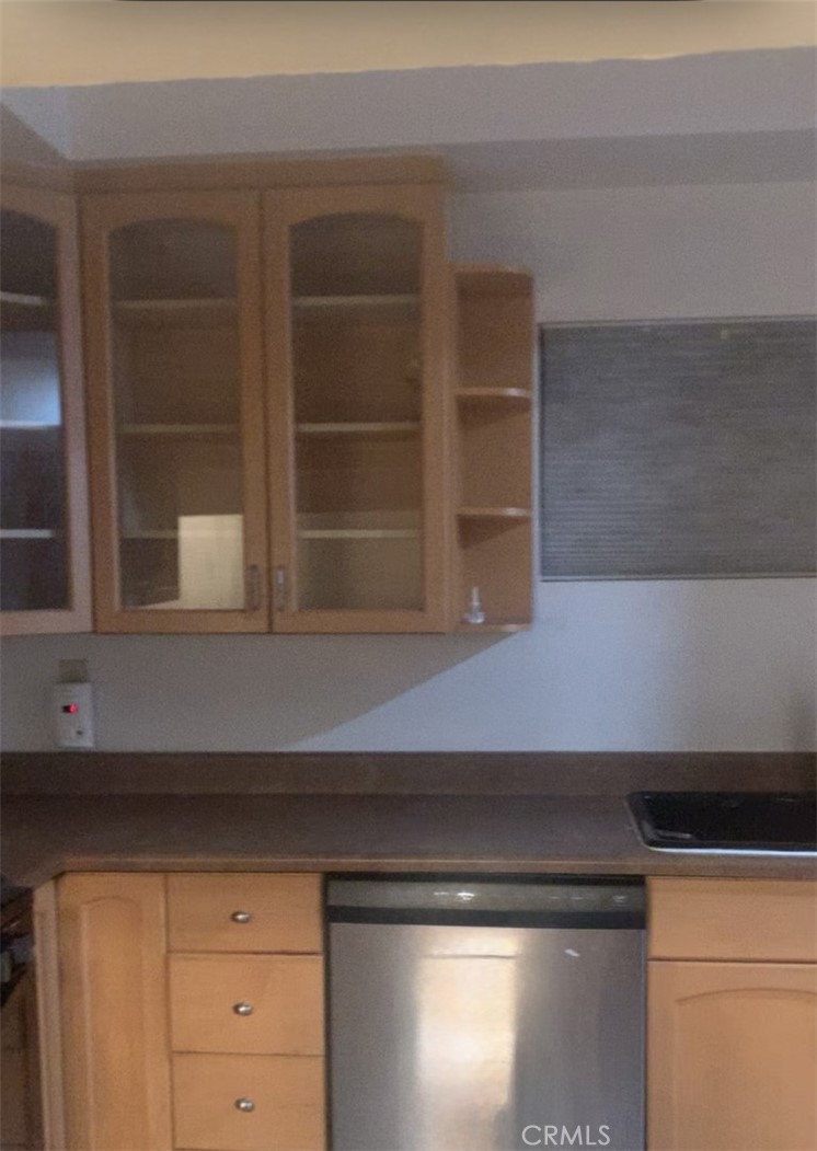 MLS #OC25203349 image #1