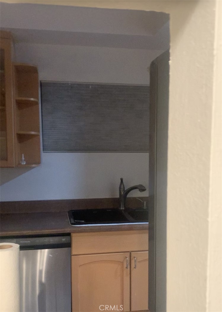 MLS #OC25203349 image #3