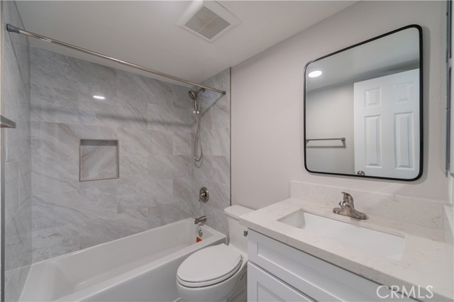 MLS #OC25203939 image #15