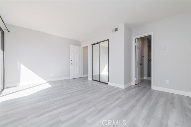 MLS #OC25203939 image #17