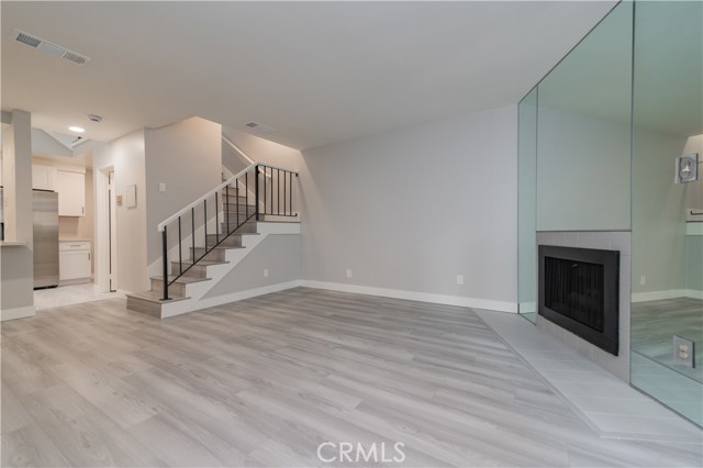 MLS #OC25203939 image #2