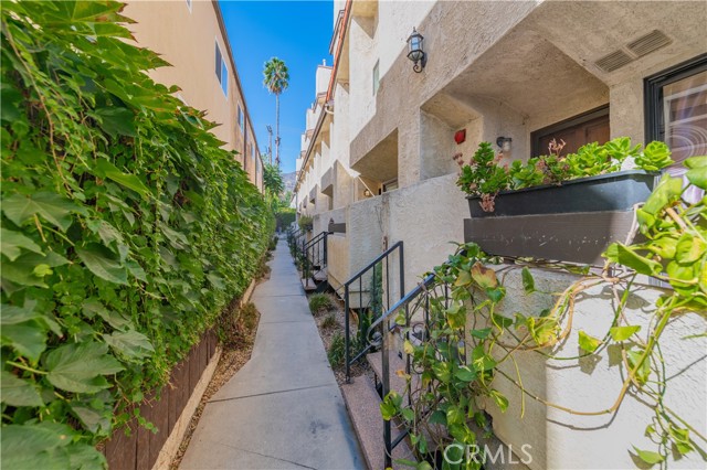 MLS #OC25203939 image #21