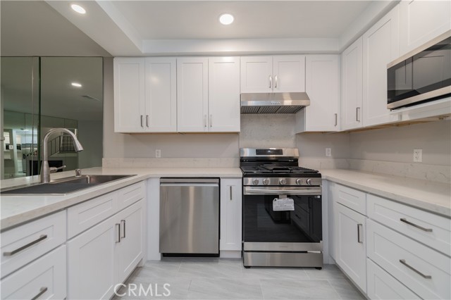 MLS #OC25203939 image #6