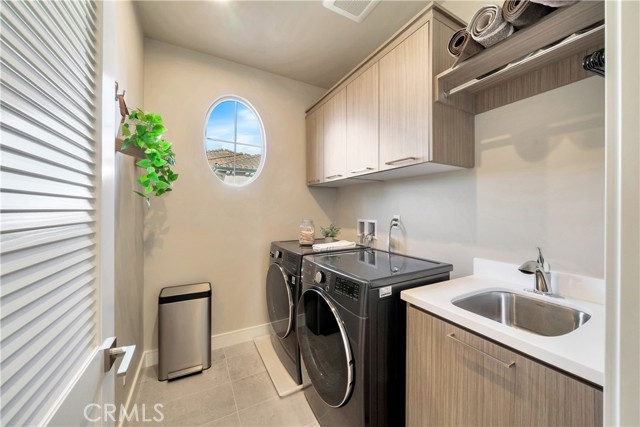 MLS #OC25206742 image #24