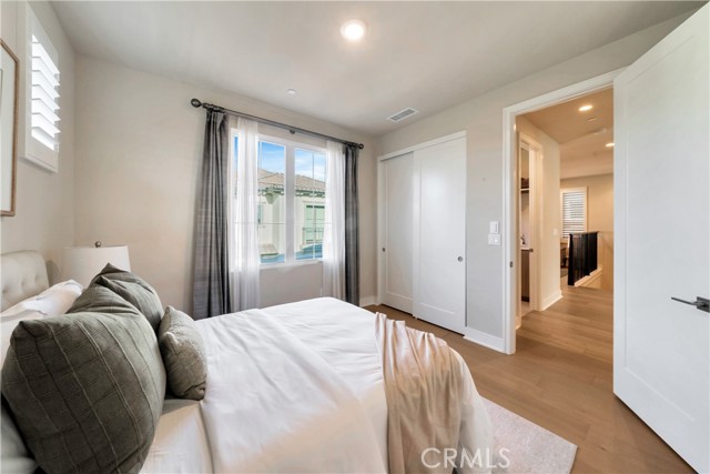 MLS #OC25206742 image #26