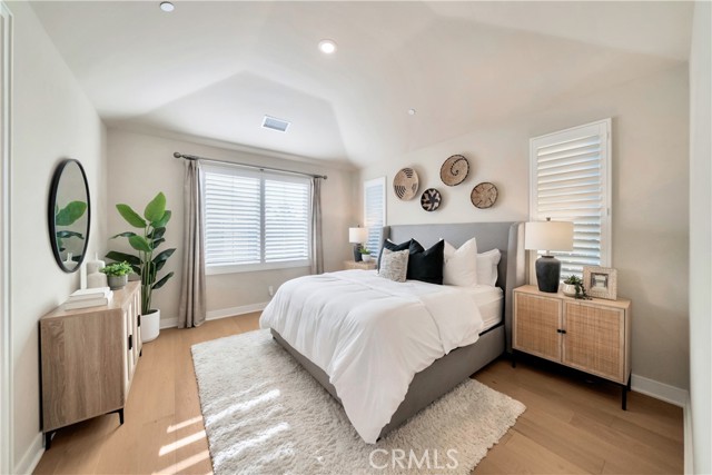 MLS #OC25206742 image #30