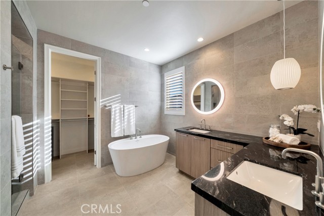 MLS #OC25206742 image #32