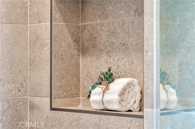 MLS #OC25206742 image #36