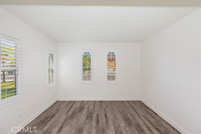 MLS #OC25206865 image #9