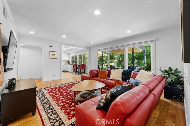 MLS #OC25206982 image #19