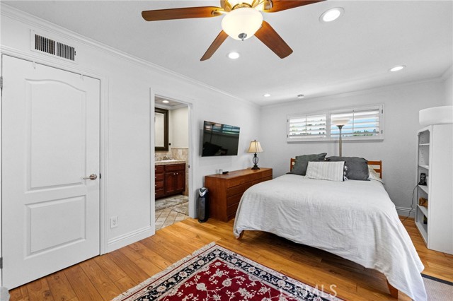 MLS #OC25206982 image #31