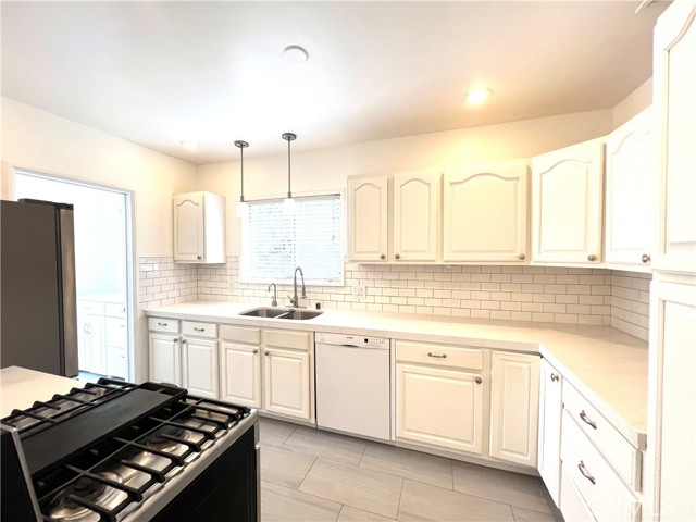 MLS #OC25207079 image #1