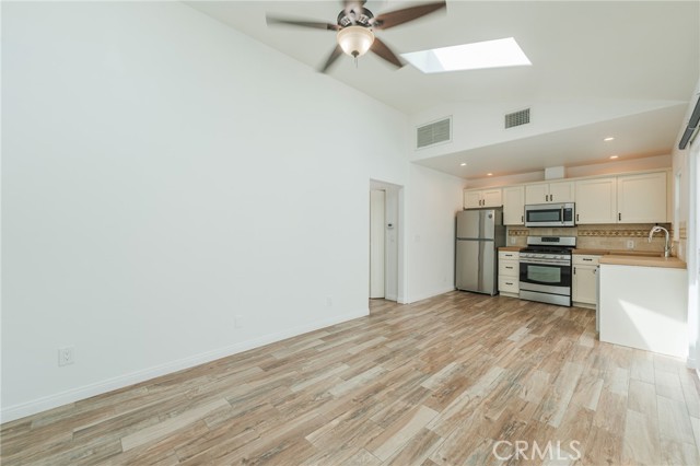 MLS #OC25207139 image #32