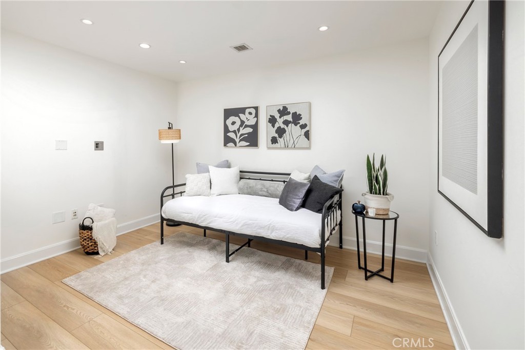 MLS #OC25208173 image #18