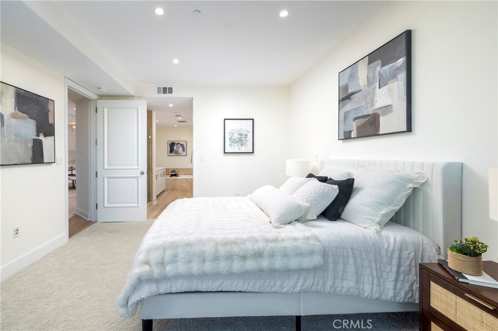 MLS #OC25208173 image #22