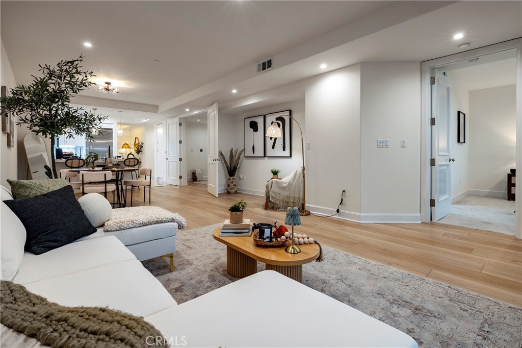 MLS #OC25208173 image #28