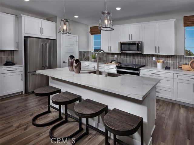 MLS #OC25211882 image #1