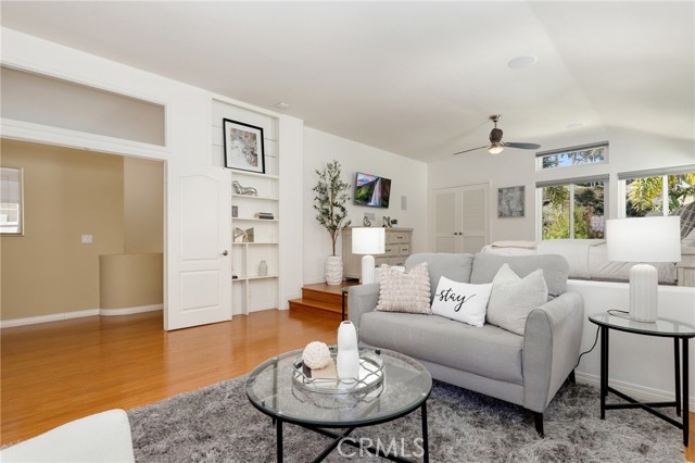 MLS #OC25213319 img 25