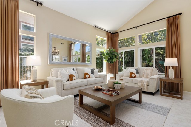 MLS #OC25213319 img 3