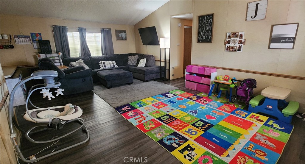 MLS #OC25213882 image #1