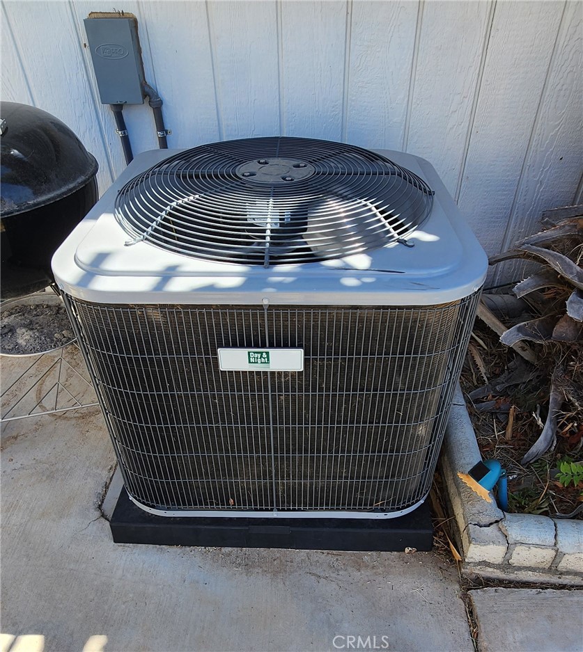 MLS #OC25213882 image #20