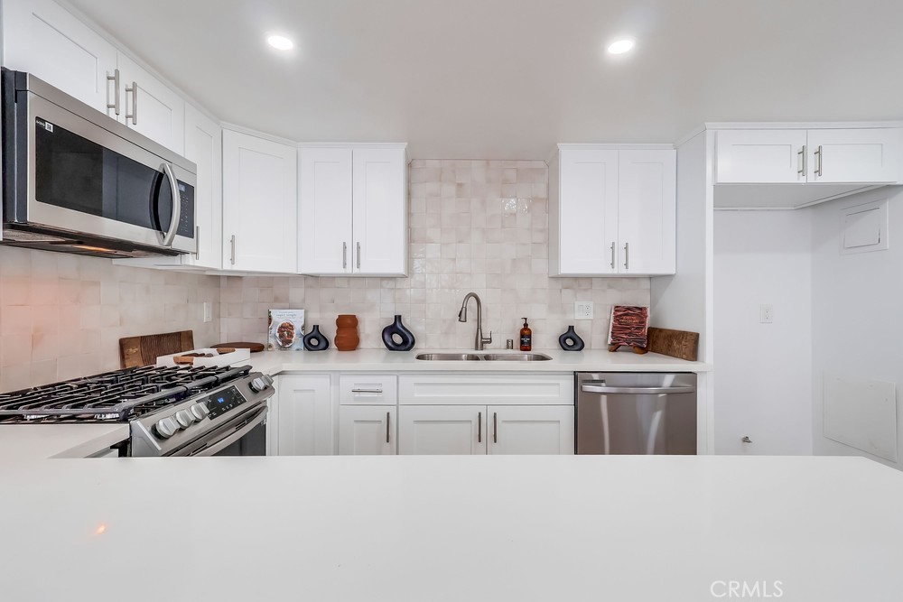 MLS #OC25214031 image #6