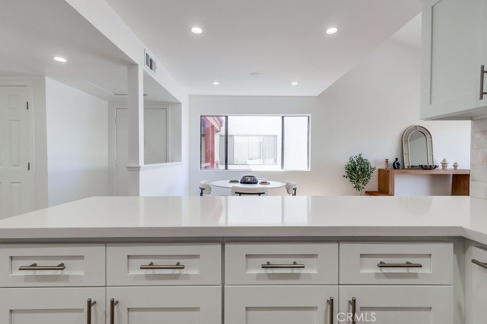 MLS #OC25214031 image #8