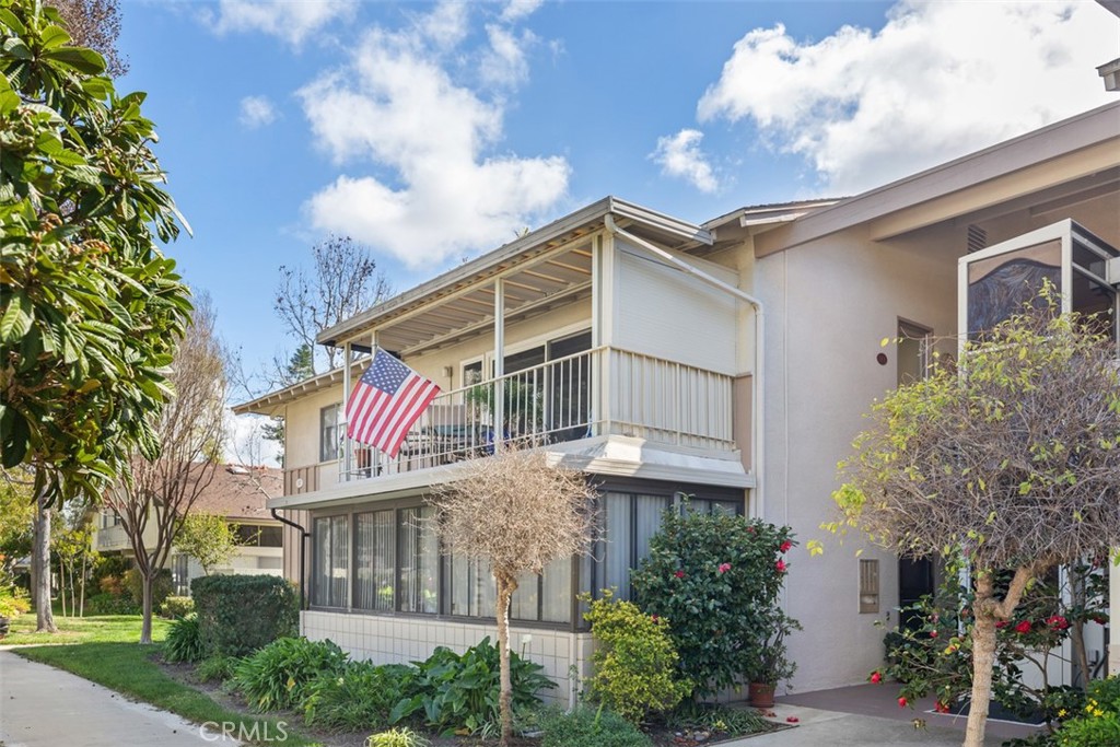 MLS #OC25214230 image #0