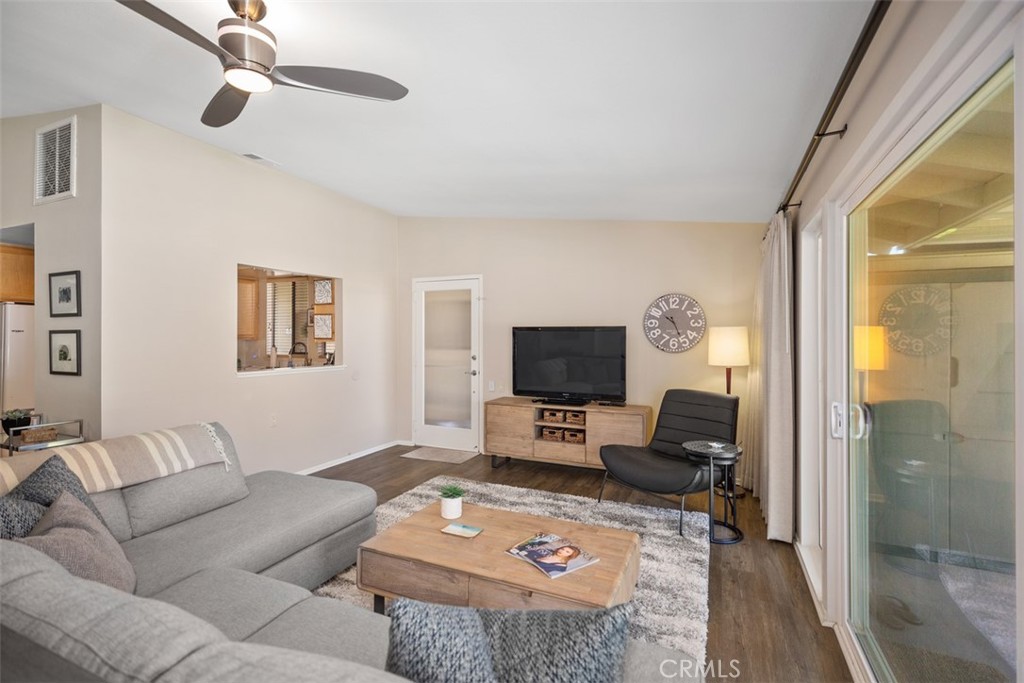 MLS #OC25214230 image #4