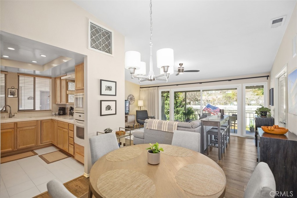 MLS #OC25214230 image #9