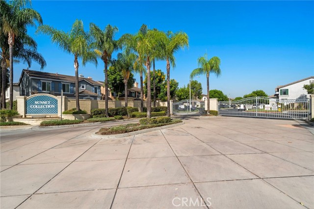 MLS #OC25214266 image #1