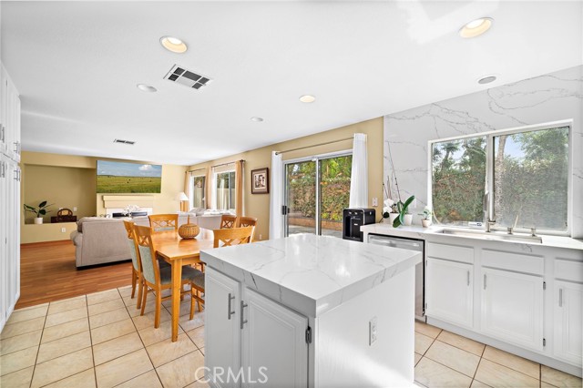 MLS #OC25214266 image #12