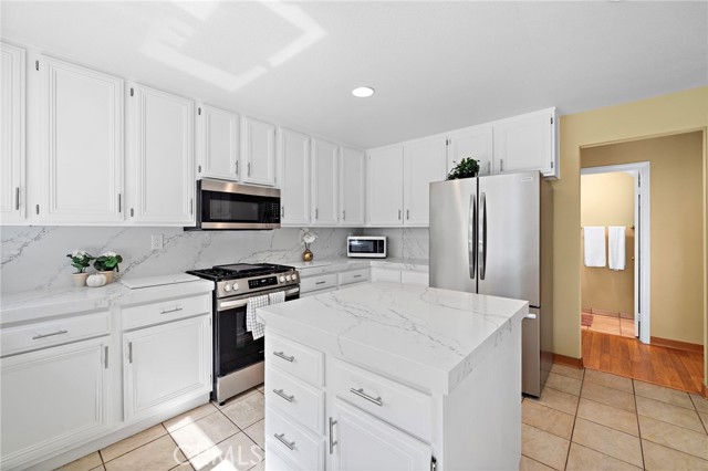 MLS #OC25214266 image #13