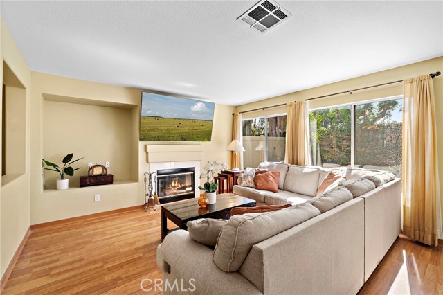 MLS #OC25214266 image #6