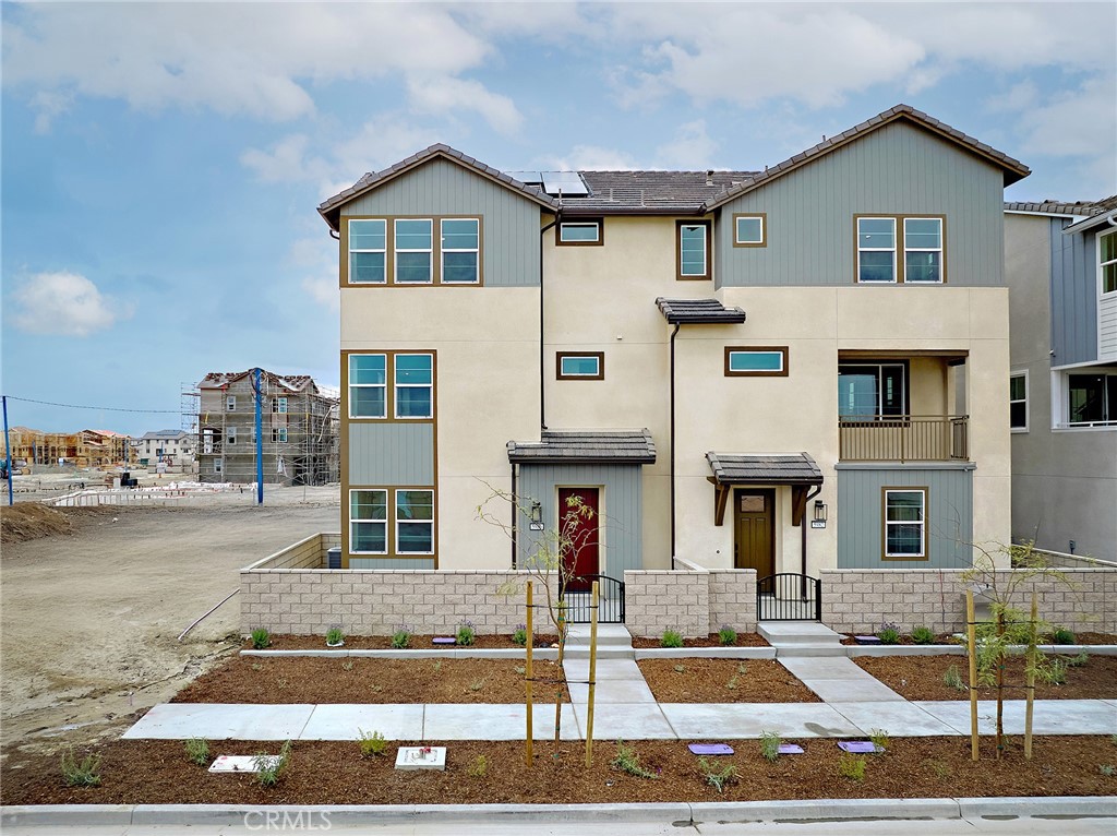 MLS #OC25214473 image #1