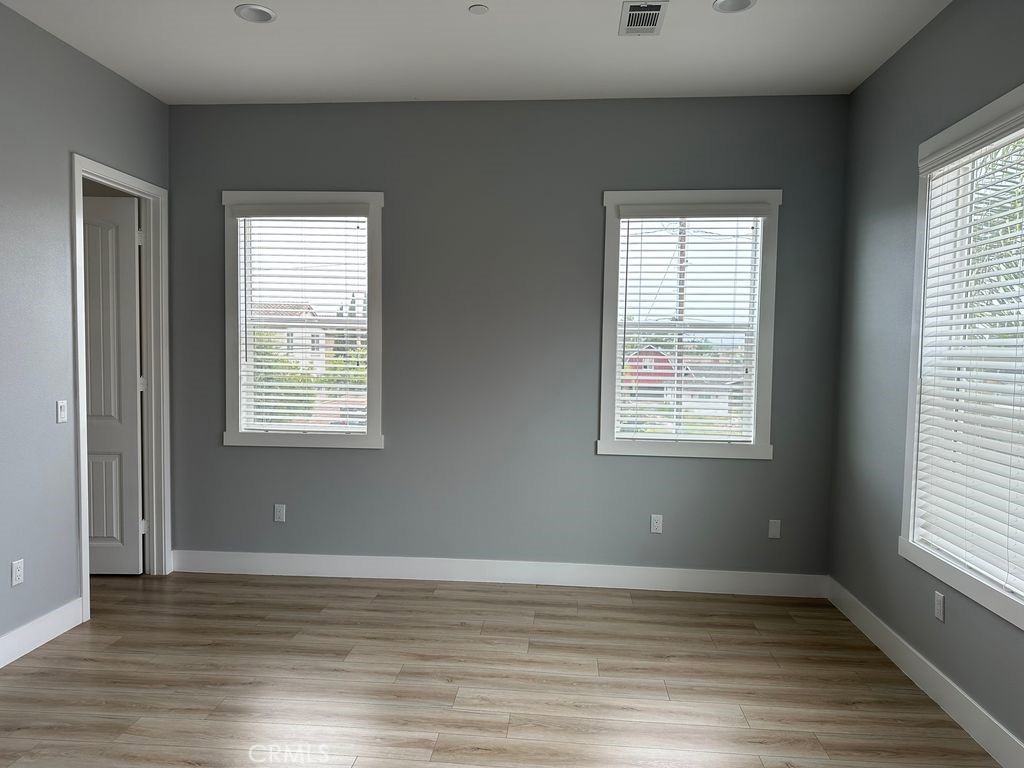 MLS #OC25214514 image #3