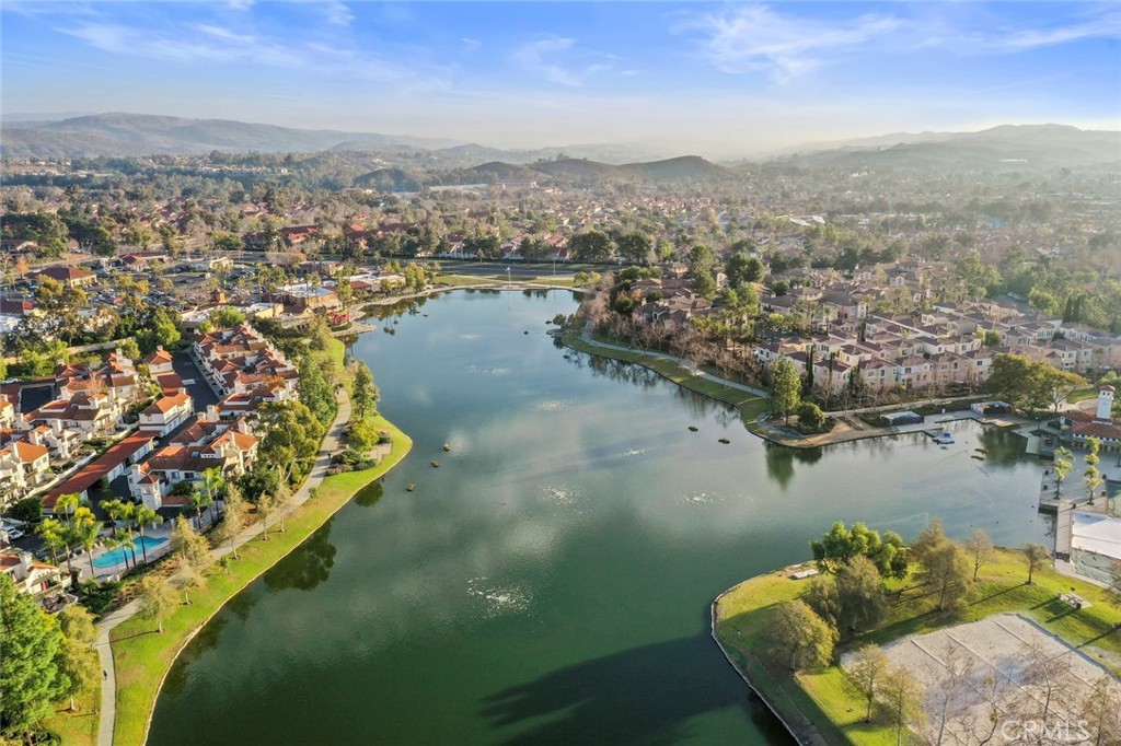 MLS #OC25214546 image #32