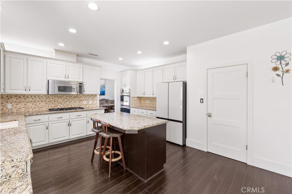 MLS #OC25214722 image #12