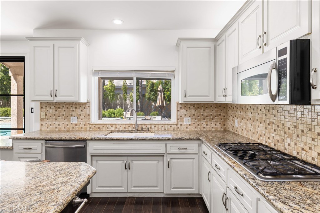 MLS #OC25214722 image #14