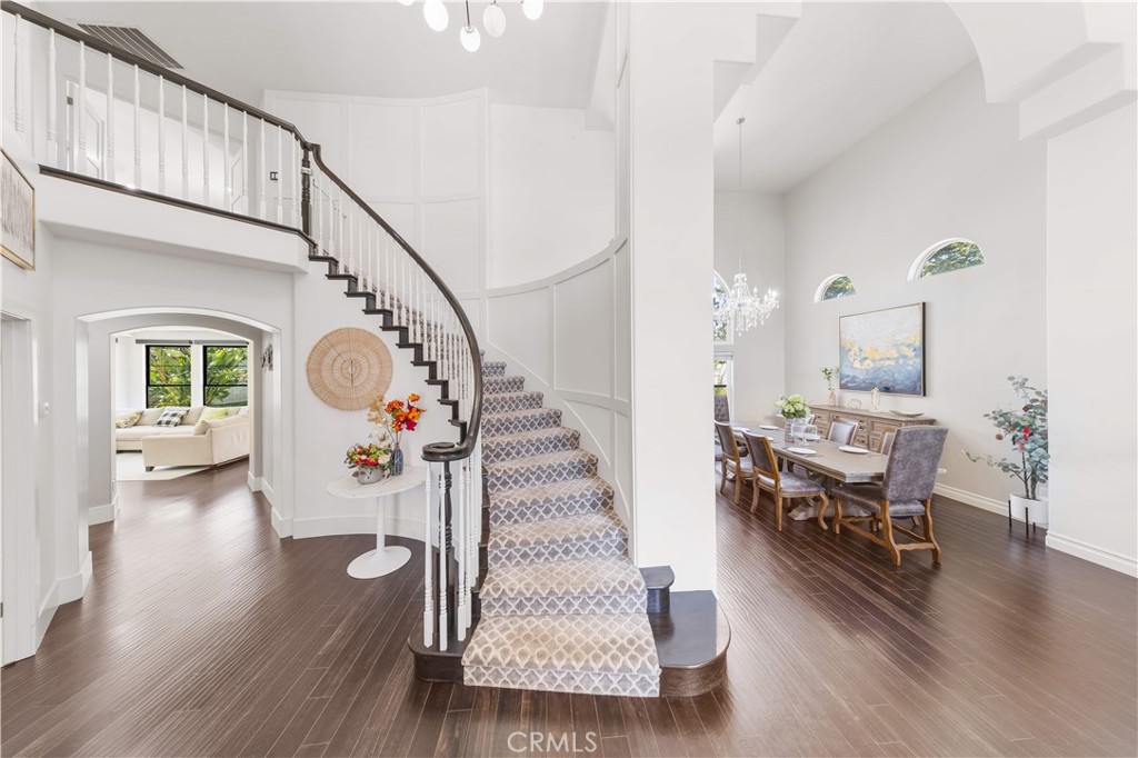 MLS #OC25214722 image #2